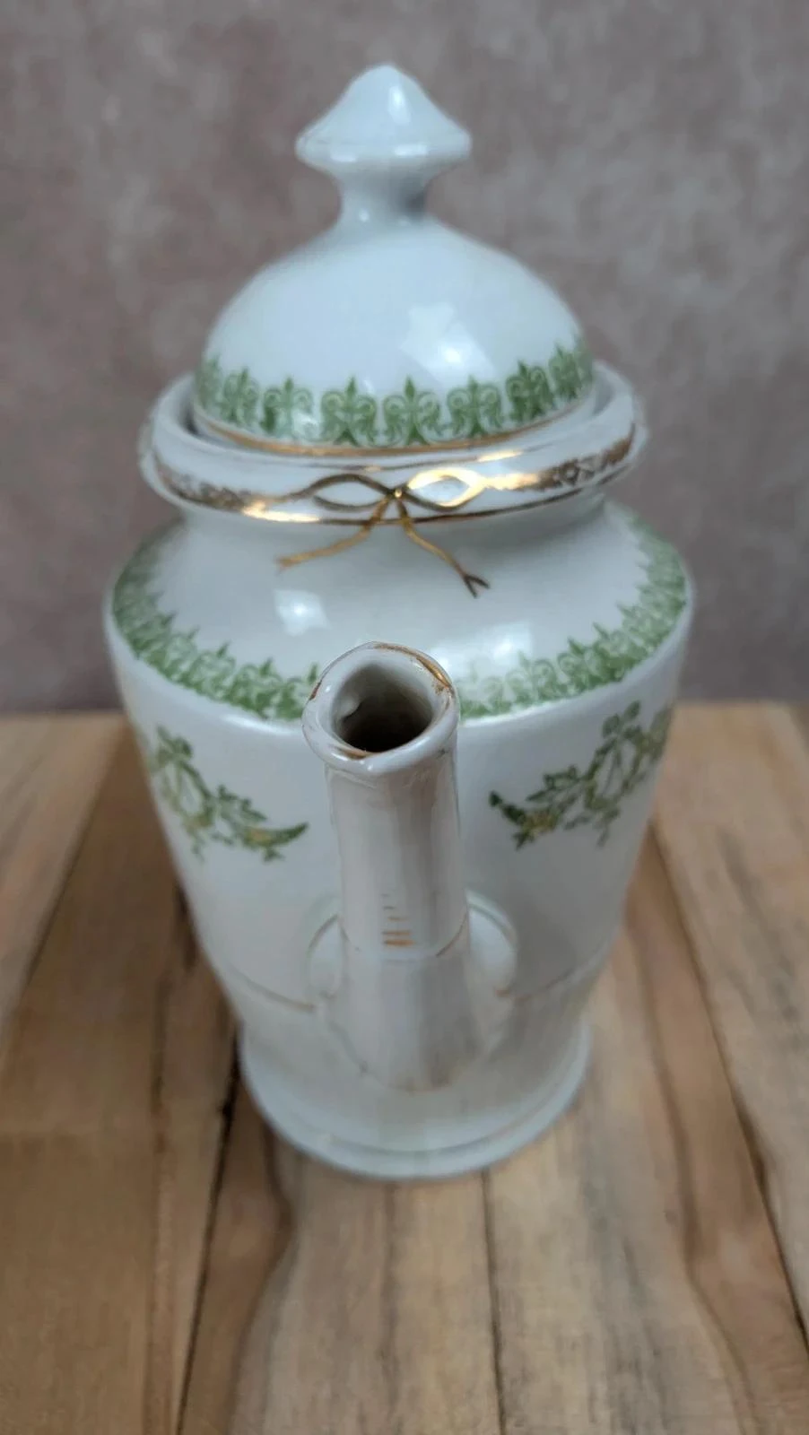 Antiga chaleira inglesa de porcelana com decoração verde – photo 4